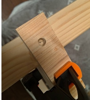 木製フレーム棚の木工ネジ位置決定