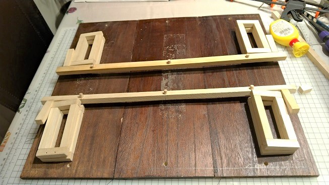 100均セリアの板材でアウトドア用大小(2Way)ミニテーブルを作った。天板と天板受けの完成